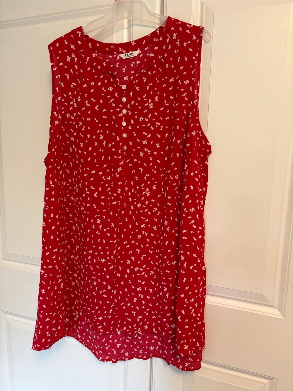 Penningtons Red Sleeveless Floral Button-Front Tunic Camisole